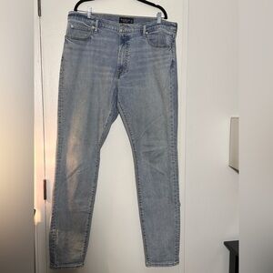 Abercrombie & Fitch Men's Signature Stretch Athletic Slim Jeans